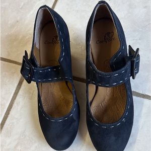 I ♥️ Comfort navy blue shoes